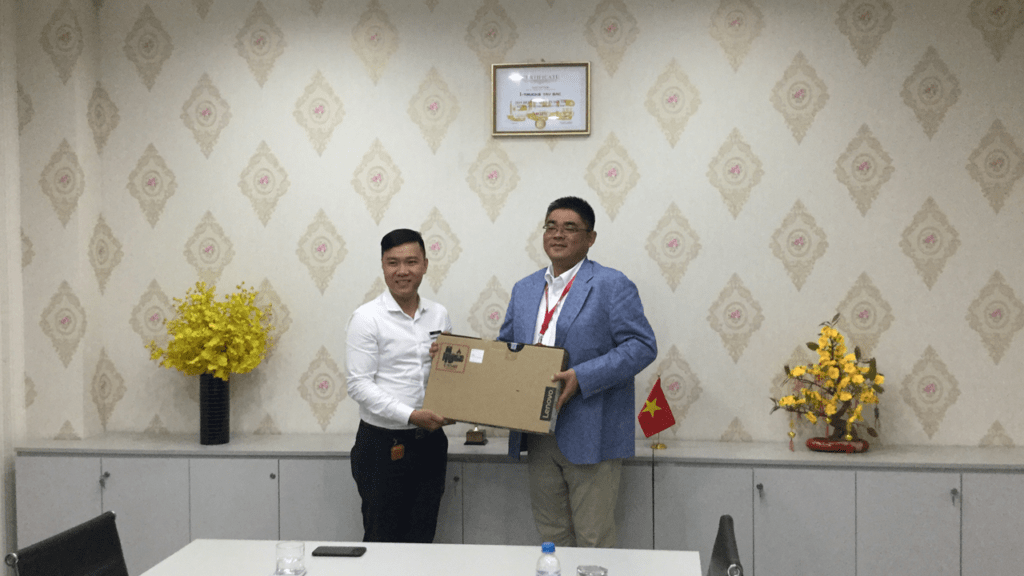 Isuzu Việt Nam vinh danh những cá nhân có thành tích xuất sắc về bán hàng dự án khách hàng “Zero Isuzu” năm 2019