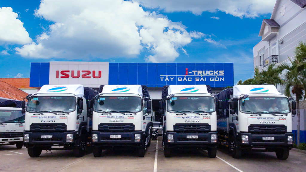 Bàn giao xe Isuzu - Quang Tường