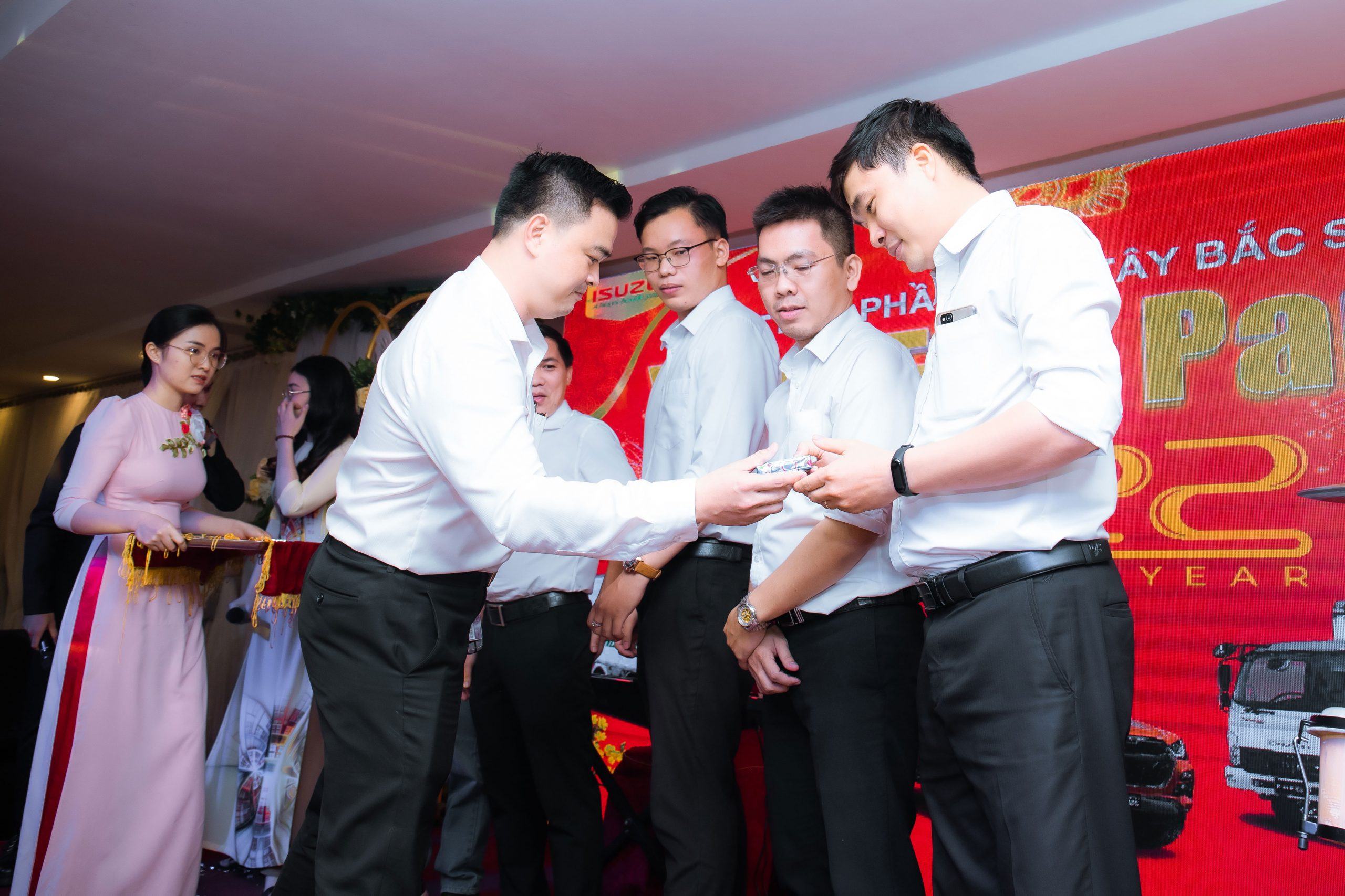 Isuzu Tây Bắc Sài Gòn