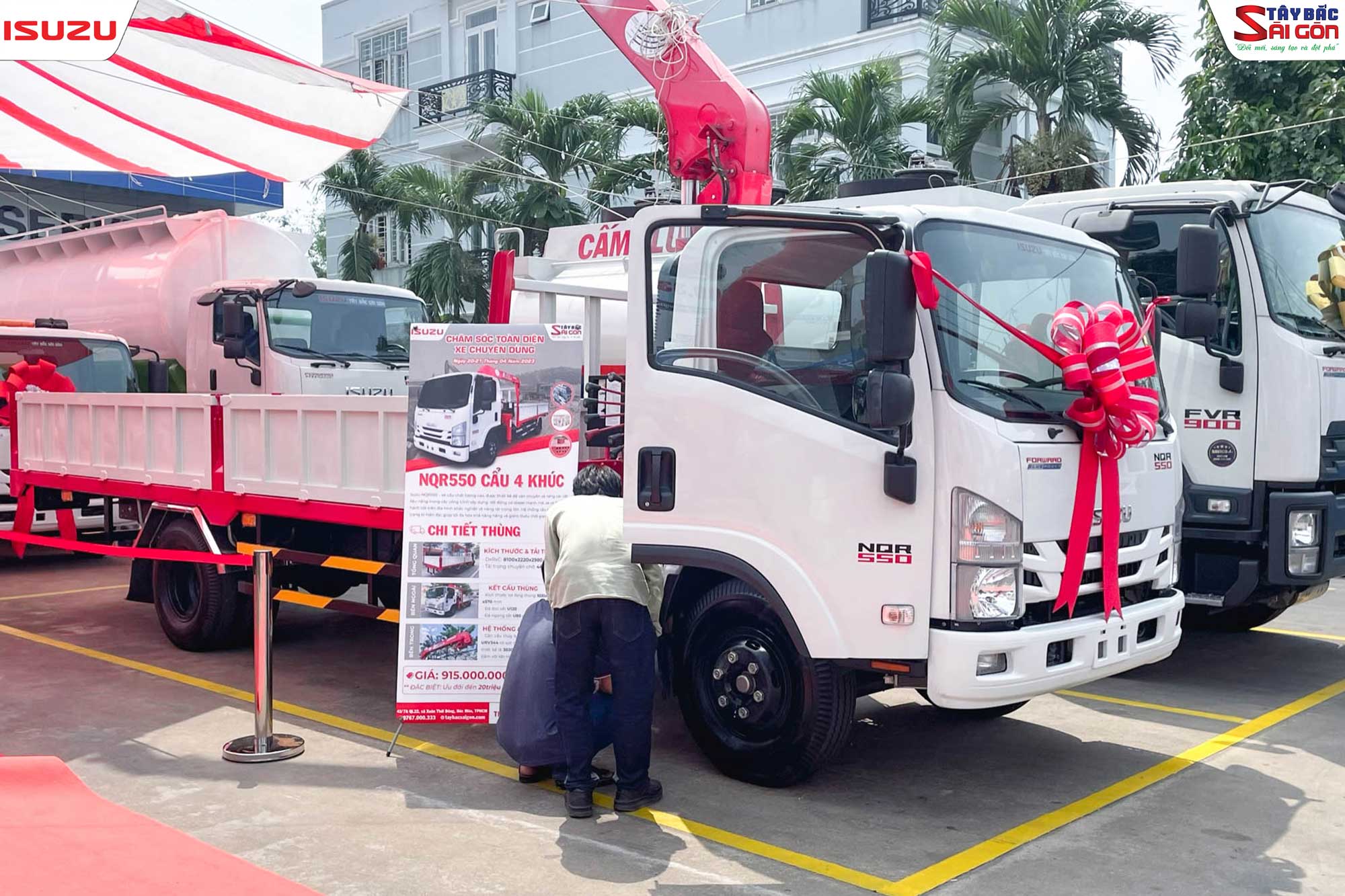 Khách hàng tham quan