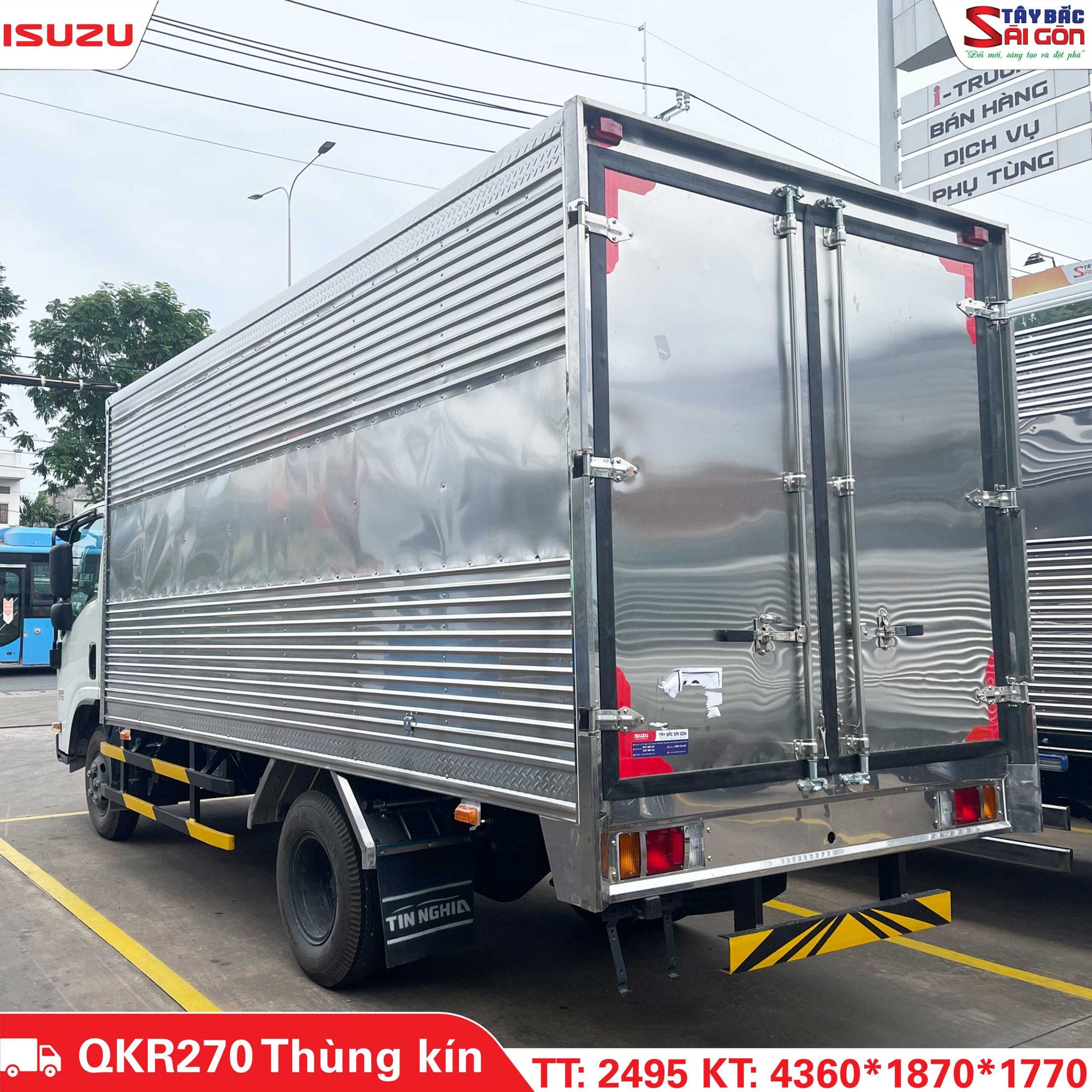 Xe Tải Isuzu QKR270 2.4 Tấn Thùng Kín