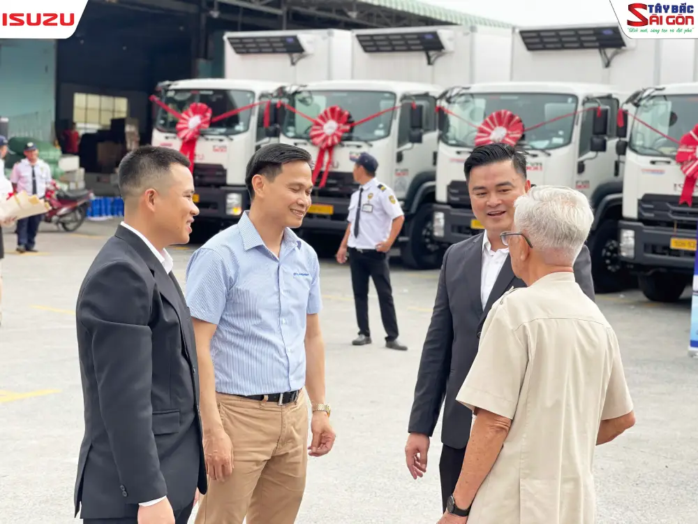 Hình ảnh tại buổi lễ bàn giao