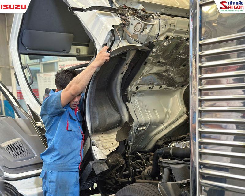 Hội thi tay nghề nội bộ Kỹ Thuật Viên ISUZU Tây Bắc Sài Gòn