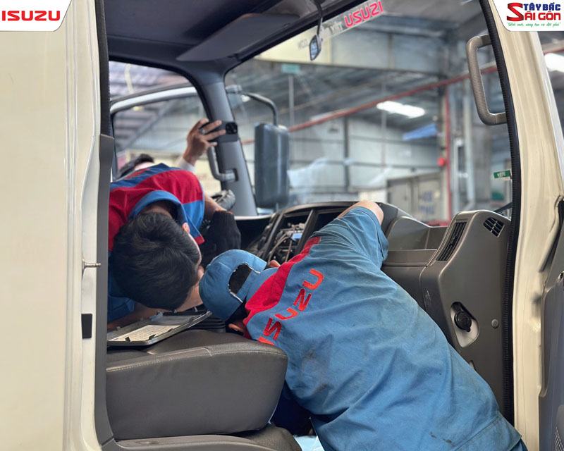 Hội thi tay nghề nội bộ Kỹ Thuật Viên ISUZU Tây Bắc Sài Gòn