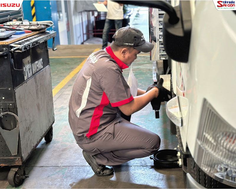 Hội thi tay nghề nội bộ Kỹ Thuật Viên ISUZU Tây Bắc Sài Gòn