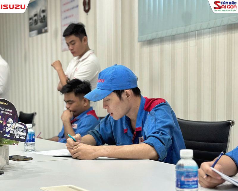 Hội thi tay nghề nội bộ Kỹ Thuật Viên ISUZU Tây Bắc Sài Gòn