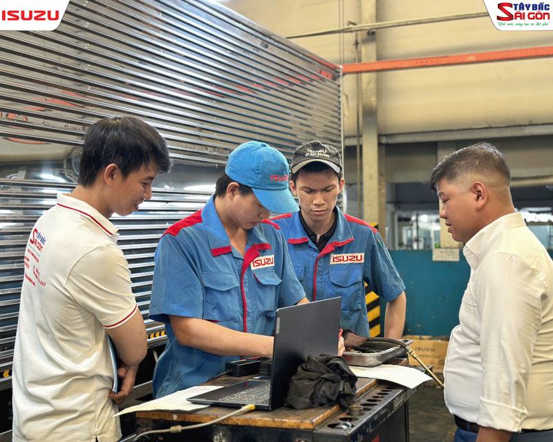 Hội thi tay nghề nội bộ Kỹ Thuật Viên ISUZU Tây Bắc Sài Gòn