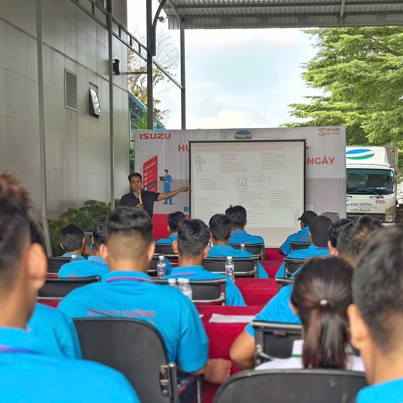 Hình ảnh: Buổi đào tạo lý thuyết về bao dưỡng và kiểm tra xe hằng ngày