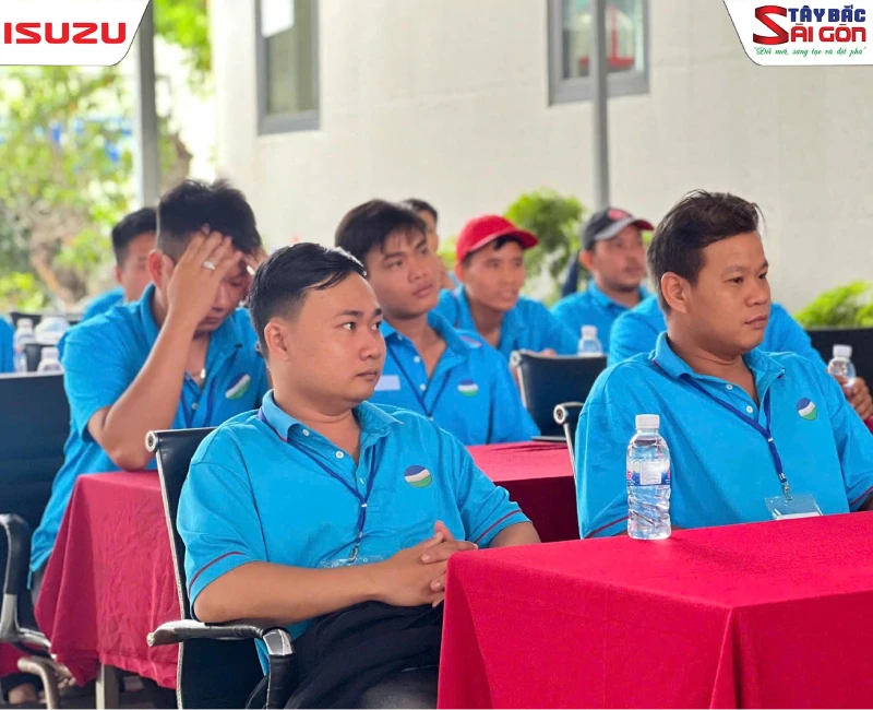 Hình ảnh tại buổi huấn luyện lái xe tiết kiệm nhiên liệu