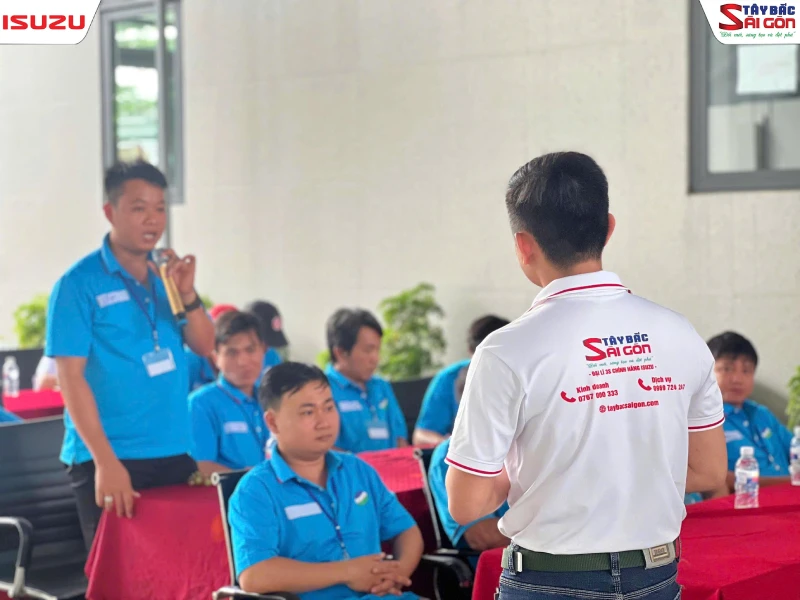 Hình ảnh tại buổi huấn luyện lái xe tiết kiệm nhiên liệu