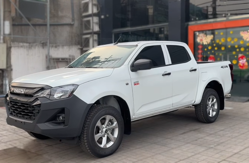 Mẫu bán tải ISUZU D-Max UTZ 800