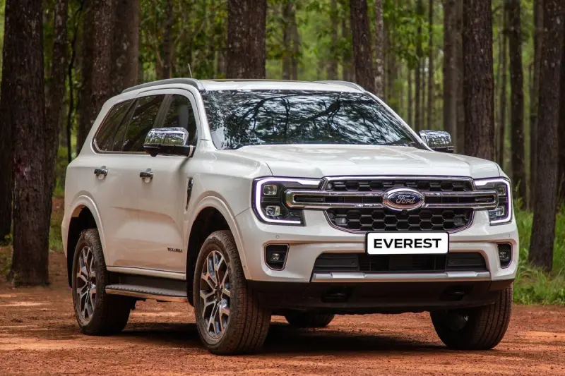 Ford Everest là dòng xe SUV 7 chổ được nhiều người đánh giá cao