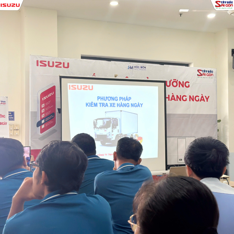 Buổi huấn luyện và lái xe tiết kiệm tại trung Tâm Đào Tạo & Sát Hạch Lái Xe Hóc Môn