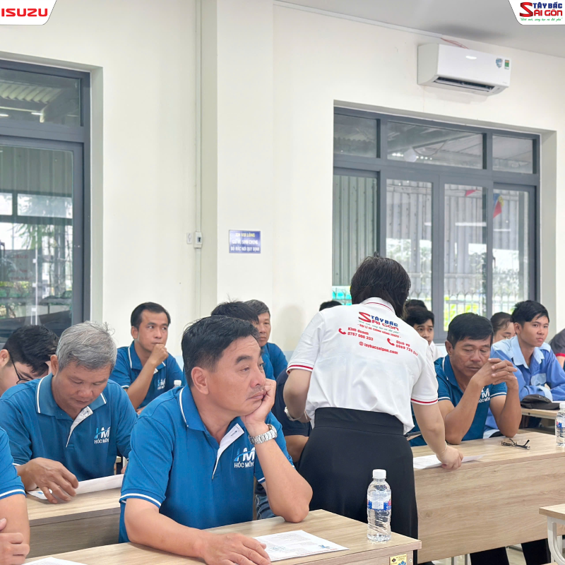 Buổi huấn luyện và lái xe tiết kiệm tại trung Tâm Đào Tạo & Sát Hạch Lái Xe Hóc Môn