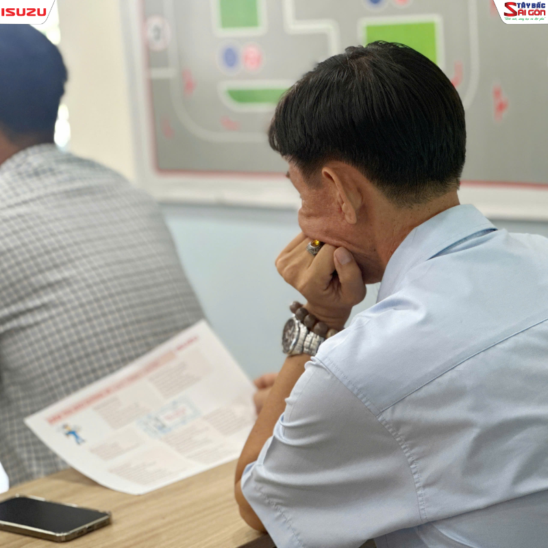 Buổi huấn luyện và lái xe tiết kiệm tại trung Tâm Đào Tạo & Sát Hạch Lái Xe Hóc Môn