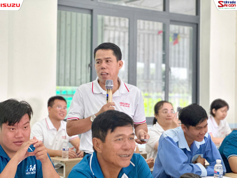 Buổi huấn luyện và lái xe tiết kiệm tại trung Tâm Đào Tạo & Sát Hạch Lái Xe Hóc Môn