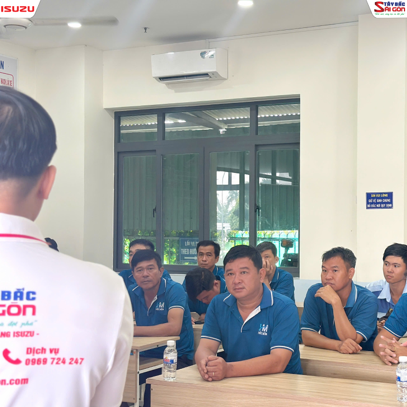 Buổi giao lưu trao đổi cùng Quý Trung Tâm