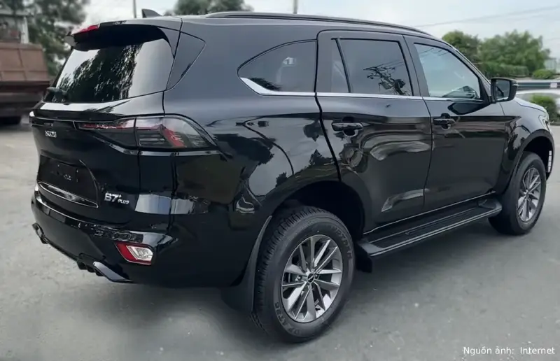 Tham khảo hình ảnh xe ISUZU mu-X B7 Plus