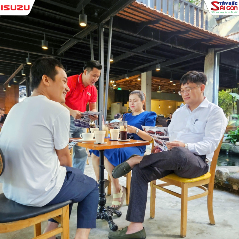 lái thử xe ô tô