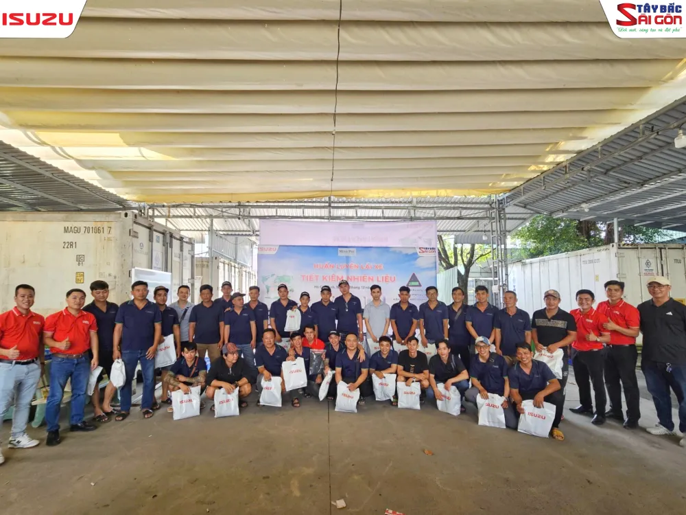 ISUZU Tây Bắc Sài Gòn huấn luyện lái xe tiết kiệm cùng Công ty TNHH Minh Phú Logistics