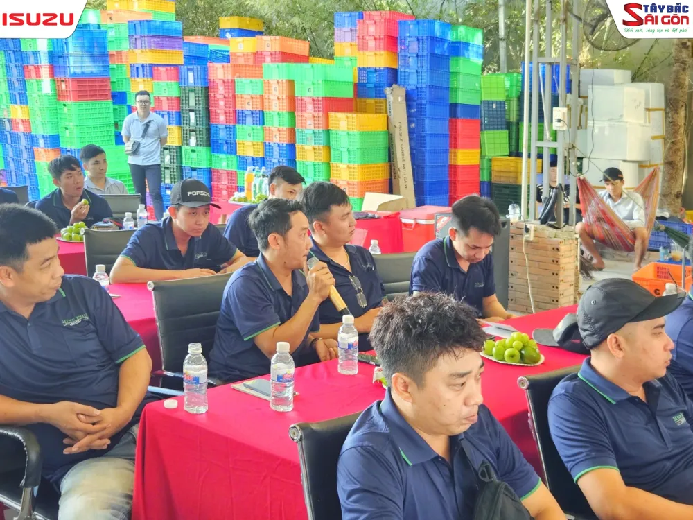 Các bác tài tích cực tham gia buổi huấn luyện