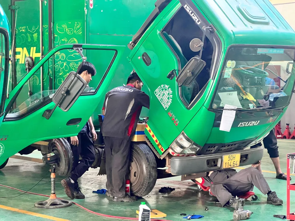 Kỹ thuật viên tại ISUZU Bình Phước