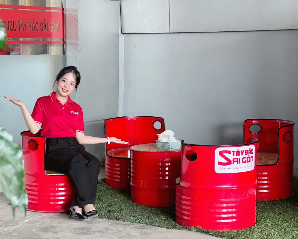 Khu vực hút thuốc của ISUZU Tây Bắc Sài Gòn - CN Bình Phước