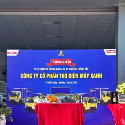 BÀN GIAO LÔ 13 XE ISUZU CHO CÔNG TY CỔ PHẦN THỢ ĐIỆN MÁY XANH