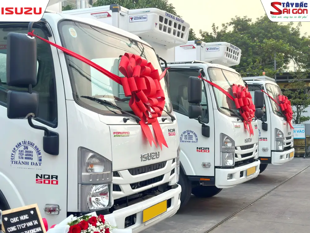 Lễ bàn giao xe NQR500 thùng đông lạnh