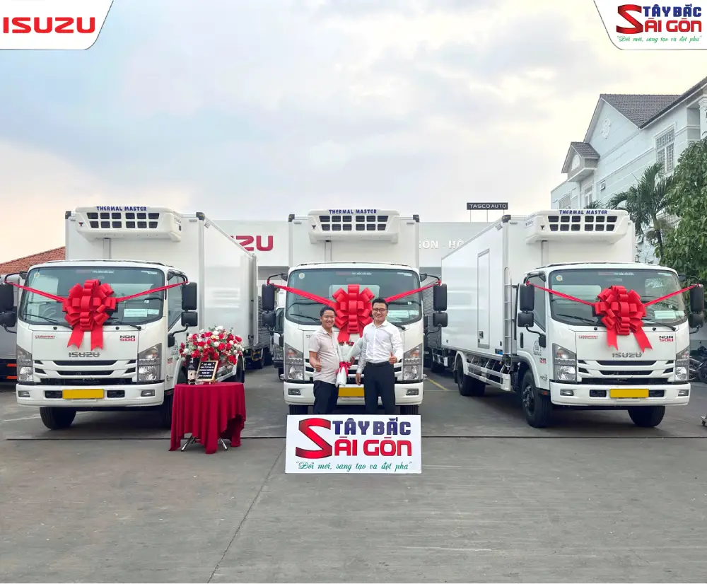 Lễ bàn giao xe NQR500 thùng đông lạnh