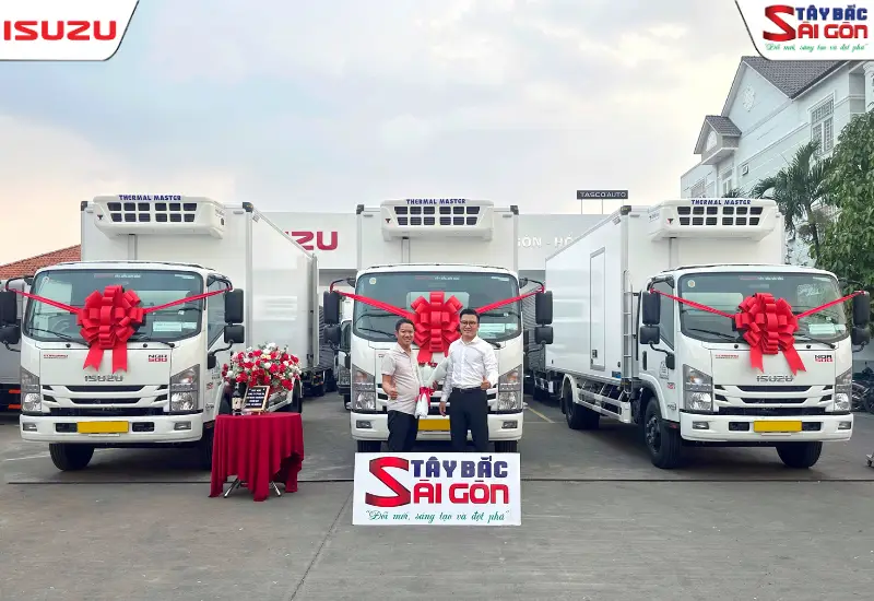 BÀN GIAO LÔ 3 XE ISUZU NQR500 THÙNG ĐÔNG LẠNH CHO CÔNG TY CP VẬN TẢI GIAO NHẬN THƯƠNG MẠI THÀNH ĐẠT