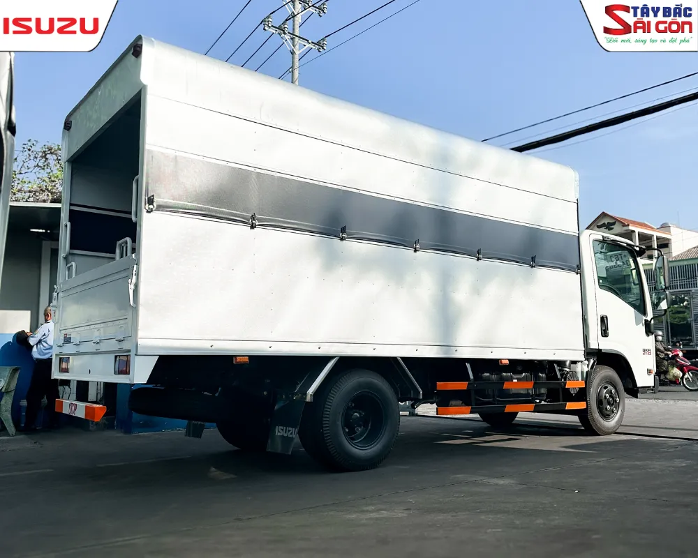 Xe tải tập lái Isuzu QKR bền bỉ tiết kiệm nhiên liệu