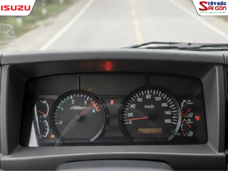 Trượt côn khiến xe tập lái có vòng tua cao nhưng tốc độ lại thấp