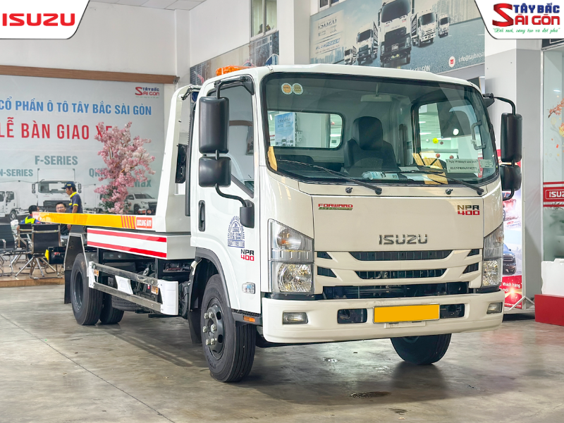  ISUZU NPR400 - Giải pháp xe chở xe ô tô an toàn và hiệu quả trong đô thị.