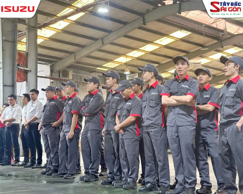 Các kỹ thuật viên sẵn sàng cho phần thi thực hành