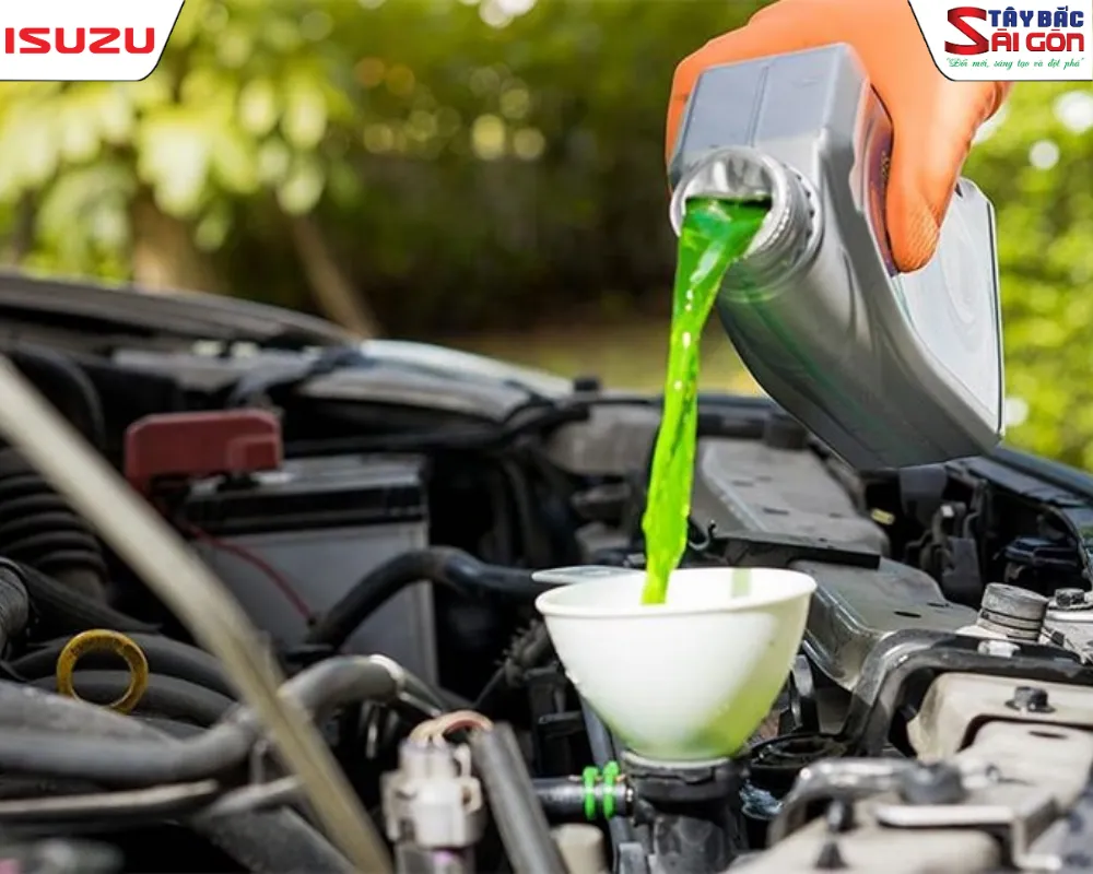 kiem tra dau xe va nuoc lam mat dong co