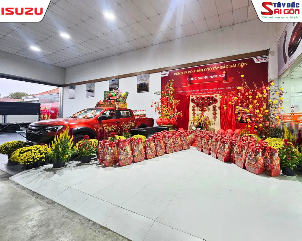 ISUZU Tây Bắc Sài Gòn mừng năm mới