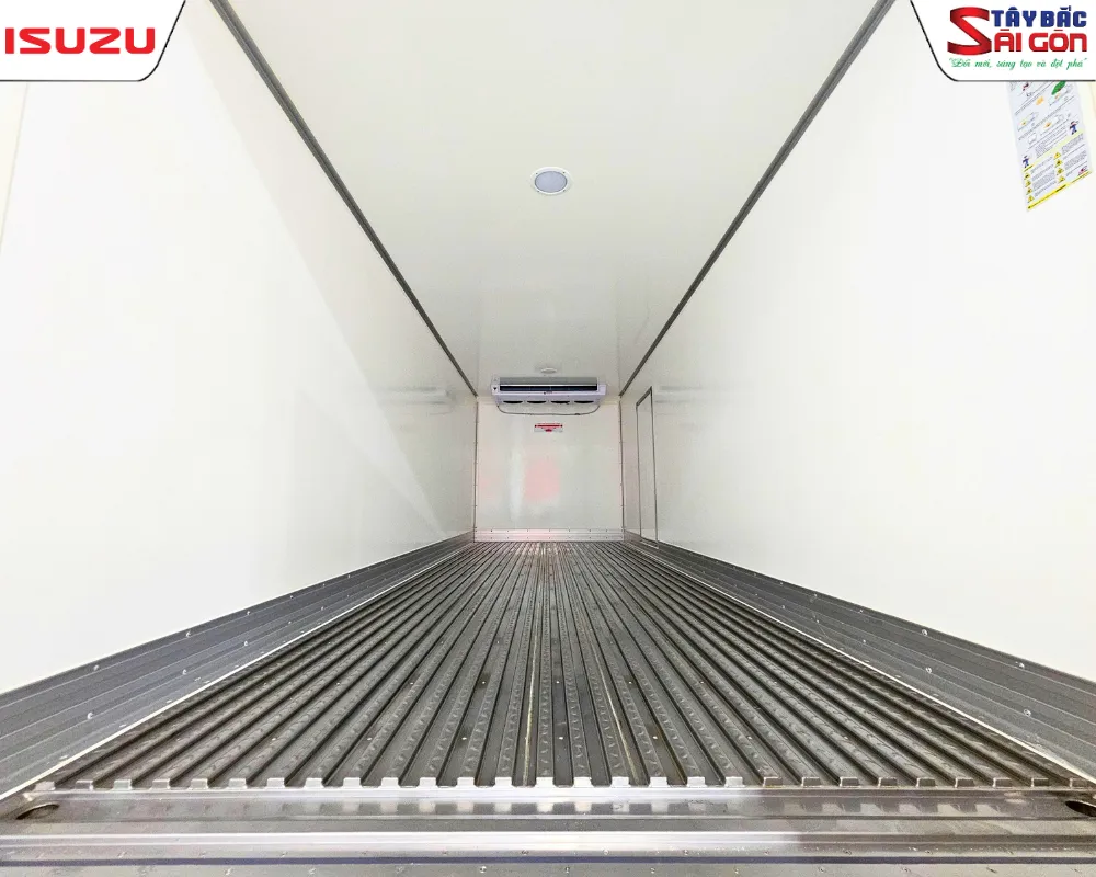 Sàn xe tải đông lạnh bằng inox 304 dập sóng giúp thoát nước và lưu thông khí lạnh