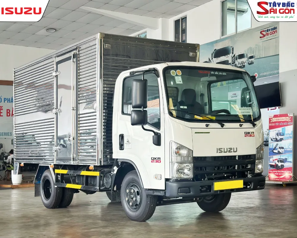 Giá xe tải nhỏ ISUZU QKR230 thùng kín tải trọng 2.3 tấn.