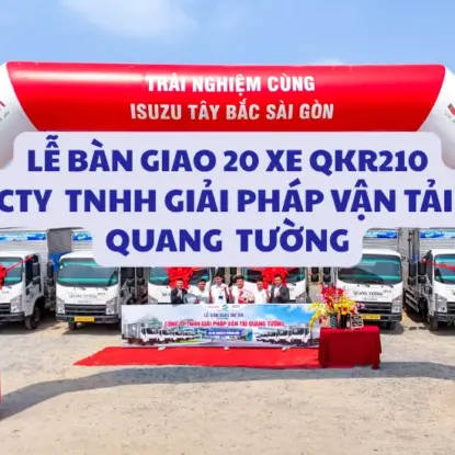 LỄ BÀN GIAO LÔ 20 XE ISUZU QKR210 THÙNG KÍN CHO CÔNG TY TNHH GIẢI PHÁP VẬN TẢI QUANG TƯỜNG