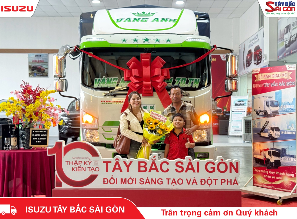 Hình ảnh buổi bàn giao xe ISUZU FRR650 cho Quý khách hàng