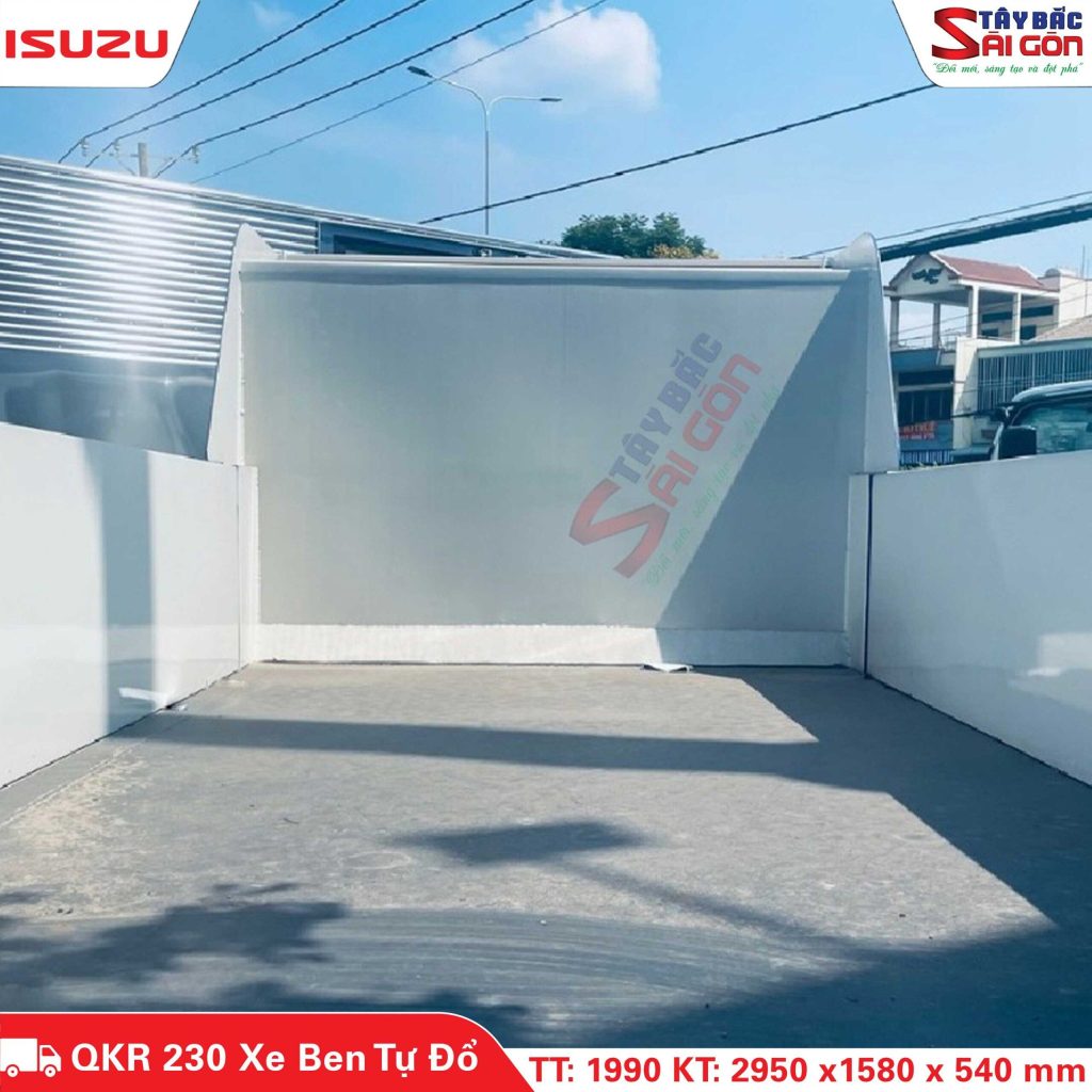 Xe Tải Isuzu NQR550 5 Tấn Thùng Kín