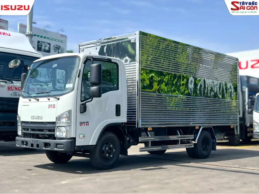 Xe Tải Isuzu QKR150 1.4 Tấn Thùng Kín