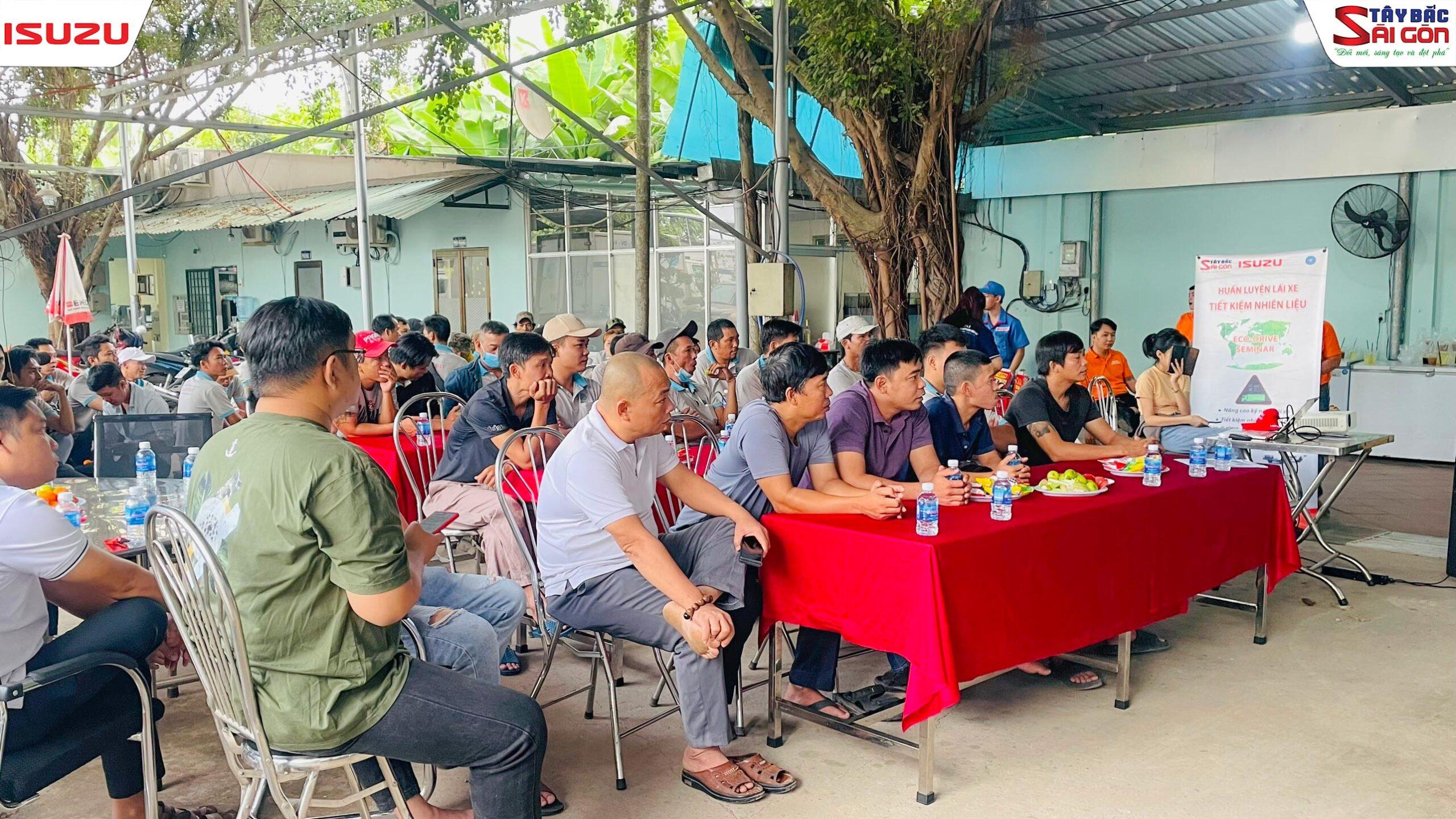 Huấn luyện lái xe tiết kiệm nhiên liệu