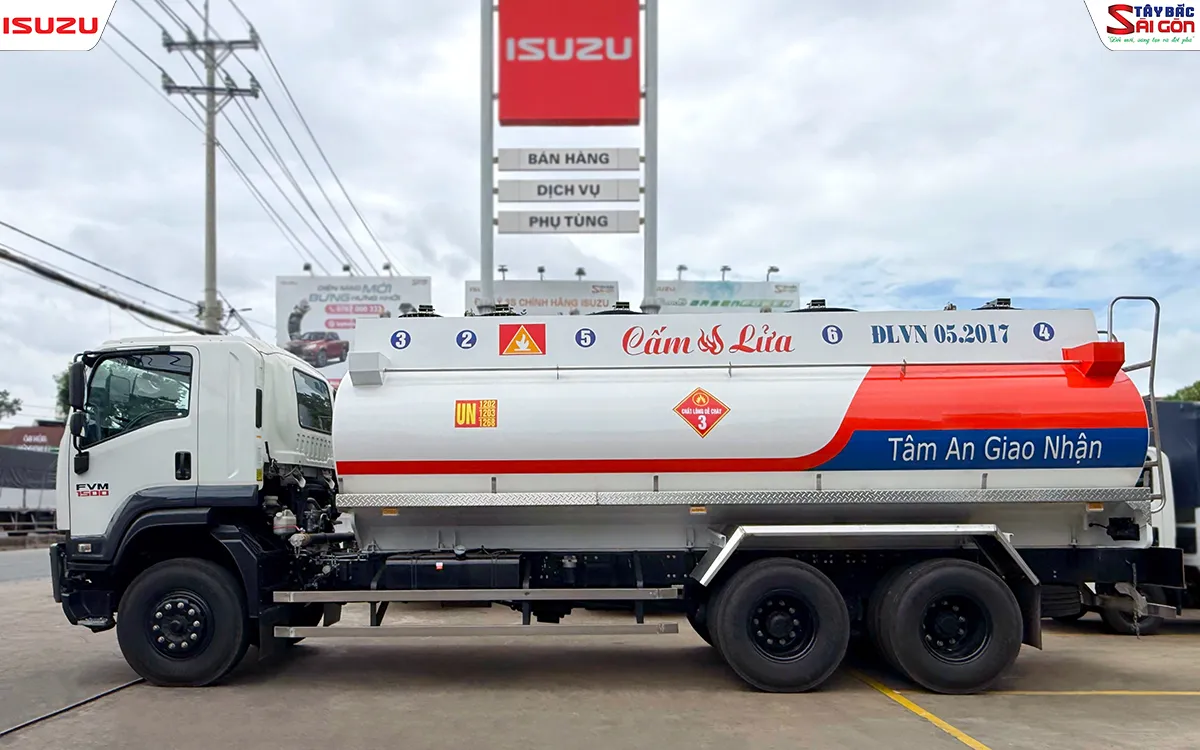 Xe bồn xăng dầu ISUZU FVM1500 ba trục nhìn ngang