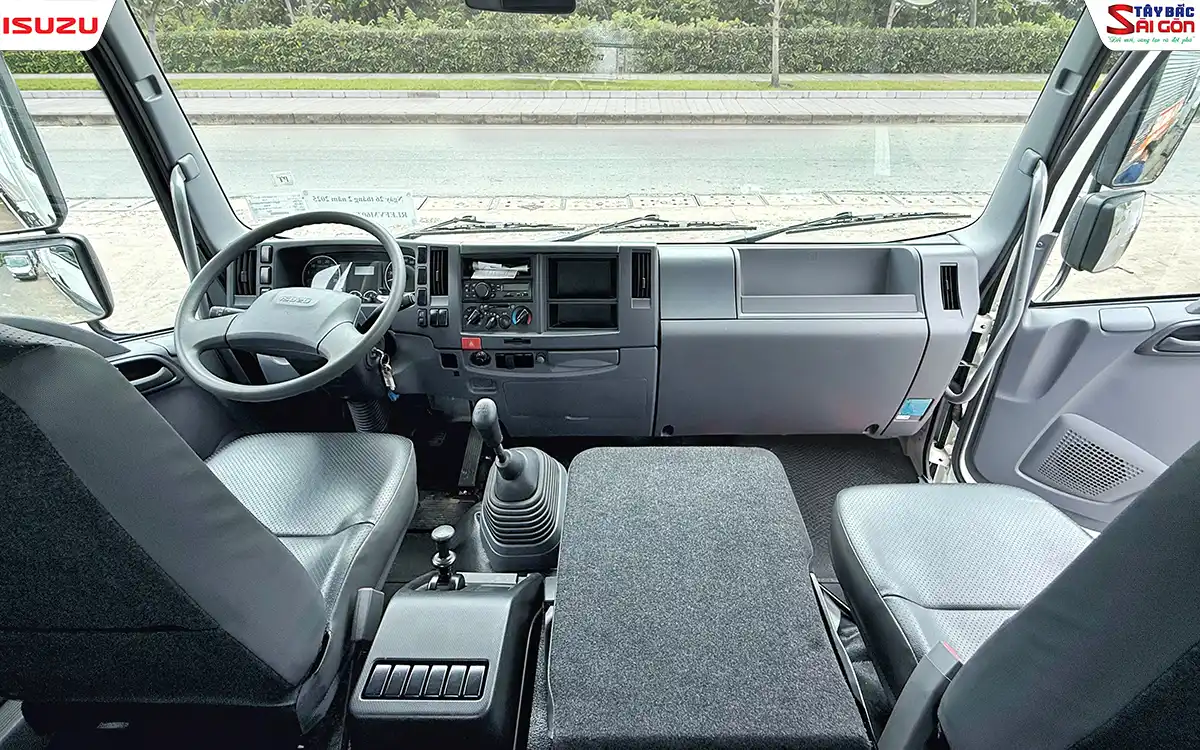 Khoang lái xe bồn xăng dầu ISUZU FVM1500