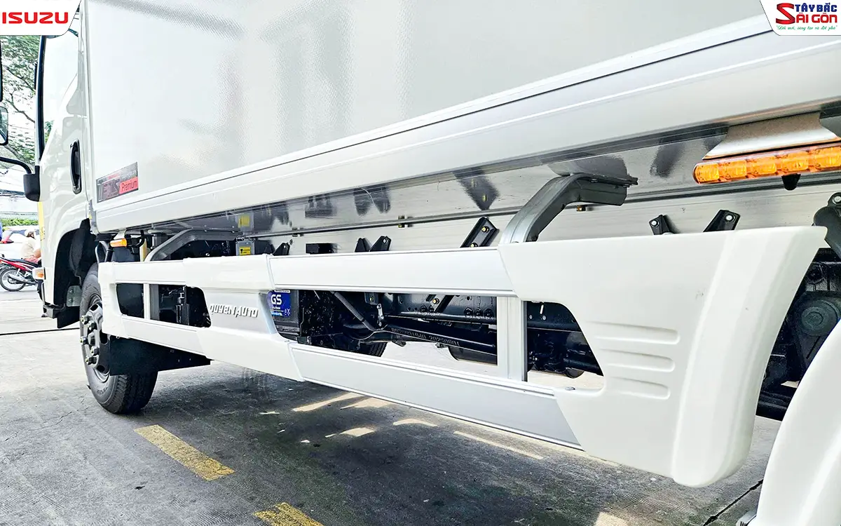 Cản hông của xe đông lạnh QKR210