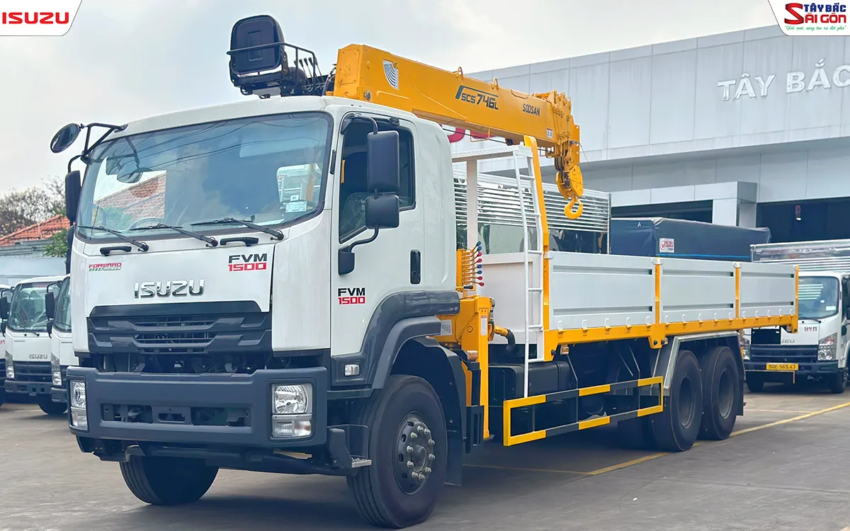 Xe Tải ISUZU FVM1500 Gắn Cẩu SOOSAN 8 Tấn