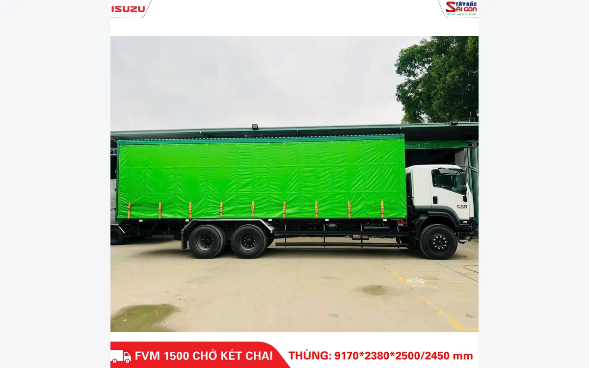Góc nhìn phía sau xe tải ISUZU FVM1500 chở bia
