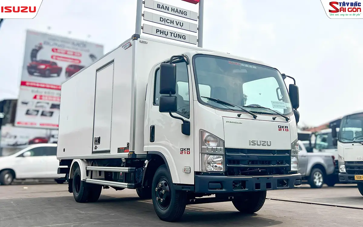Xe Tải ISUZU QKR210 Thùng Kín Composite 2.25 Tấn (Thùng 4.4m)